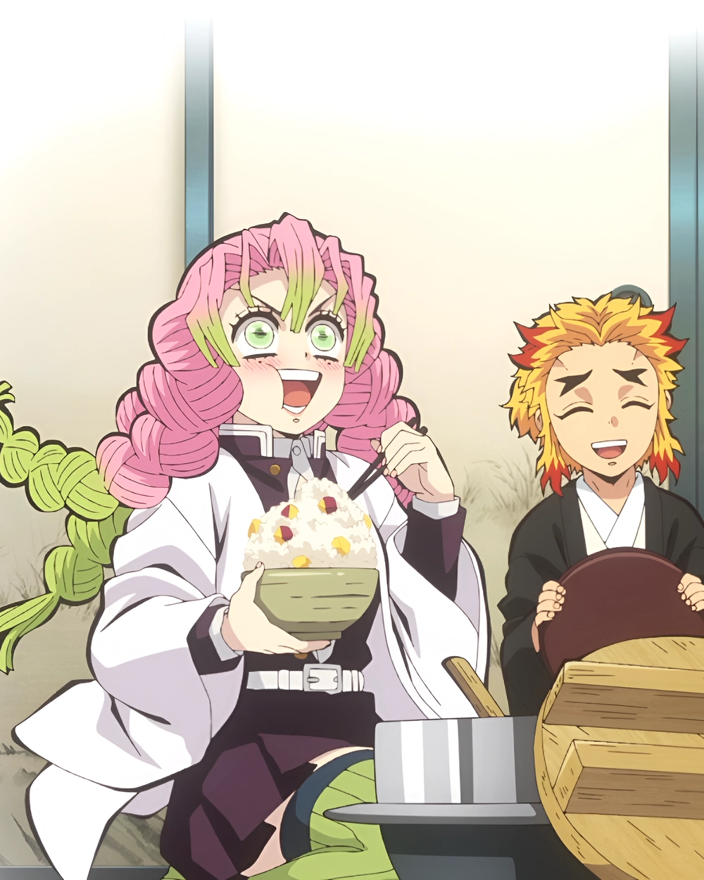 ảnh mitsuri cute với biểu cảm vui vẻ 