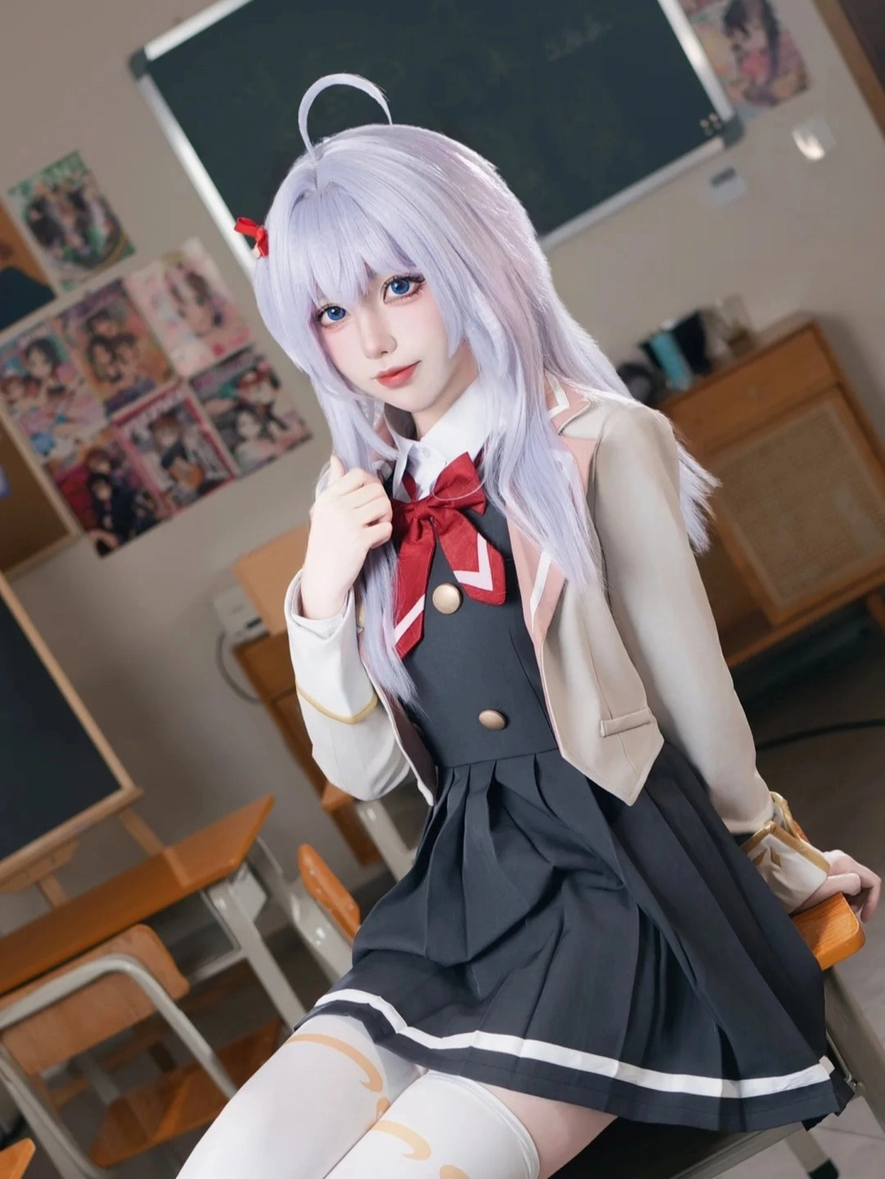 cosplay arya bàn bên siêu xinh 