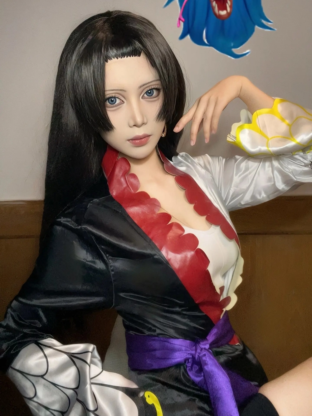 boa hancock cosplay trong studio