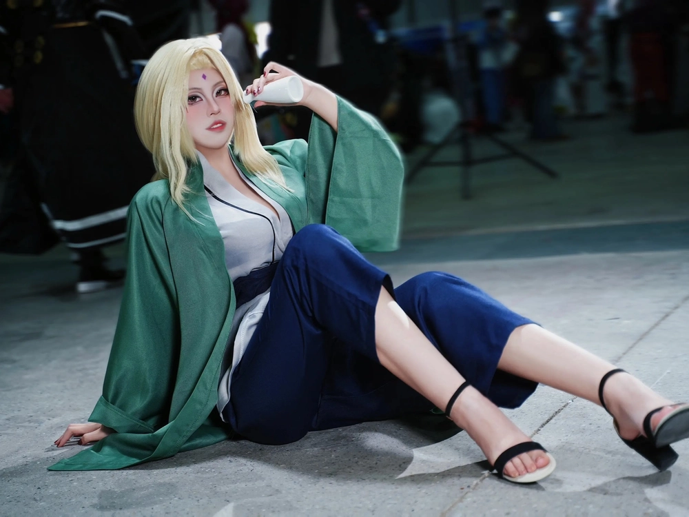 anime cosplay tsunade hot
