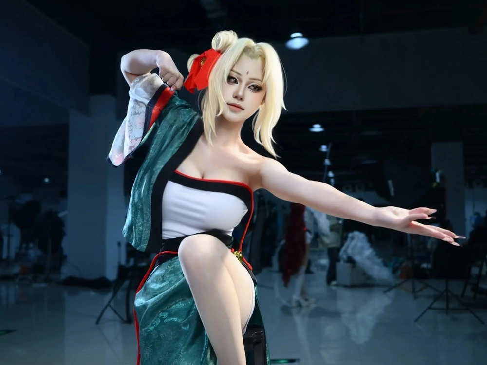 anime cosplay tsunade đẹp tự nhiên