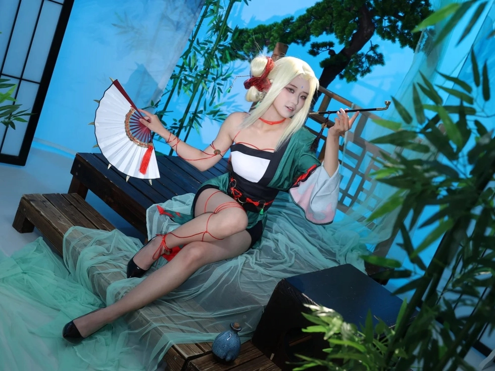 cosplay tsunade naruto tạo dáng đẹp