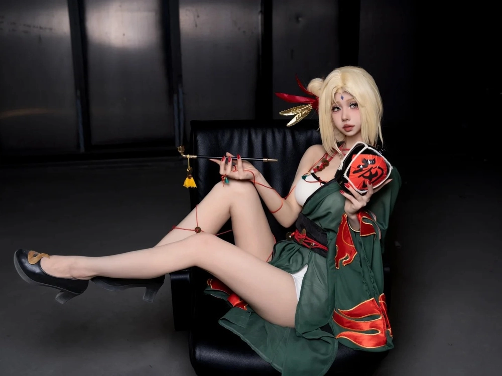 naruto cosplay tsunade mạnh mẽ cá tính