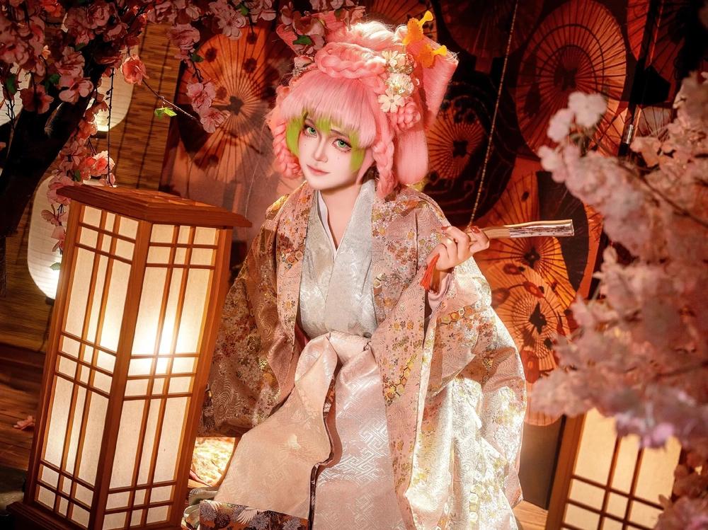 hình cosplay nhật bản mitsuri 