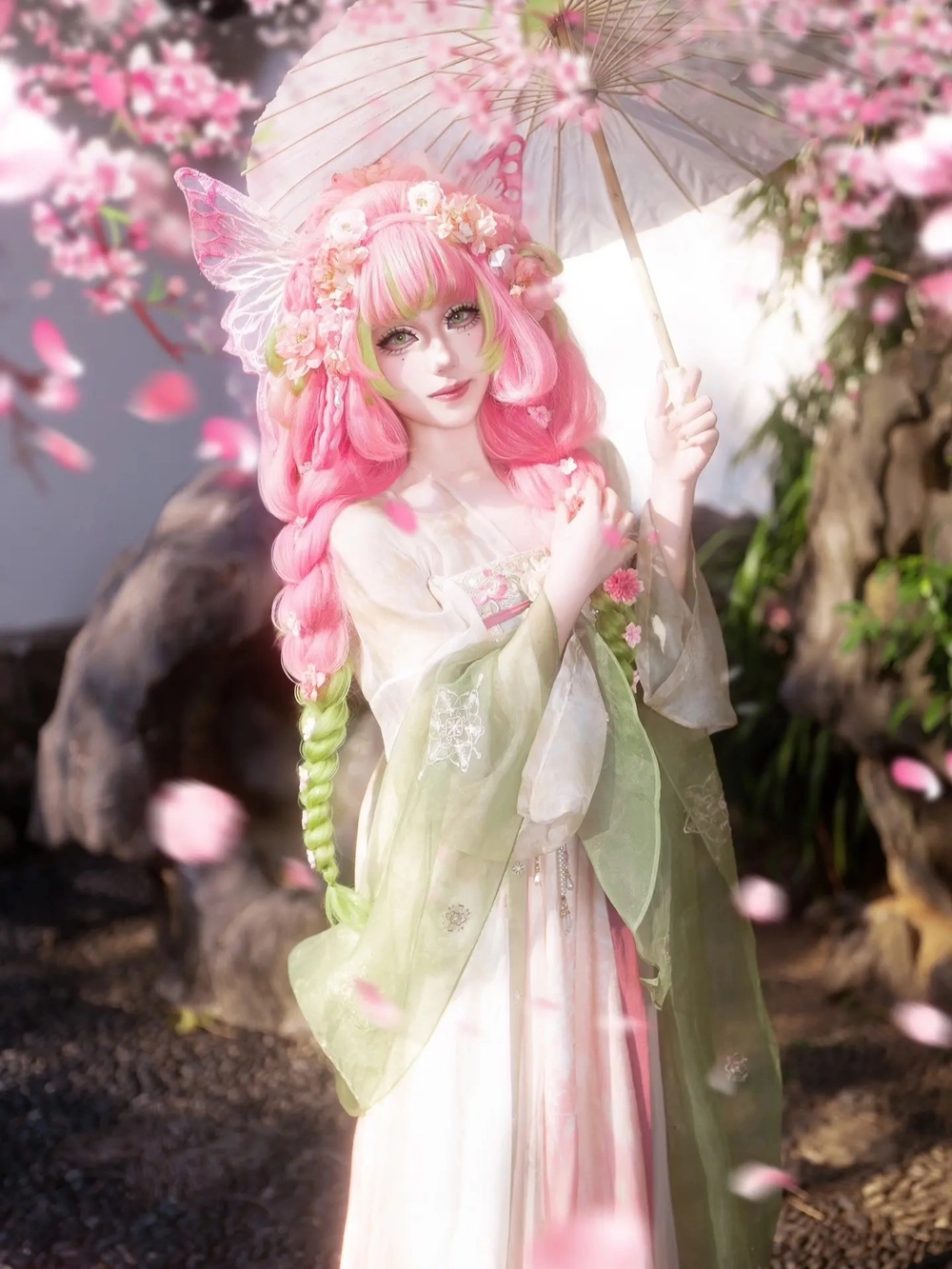 ảnh cosplay lãng mạn Mitsuri 