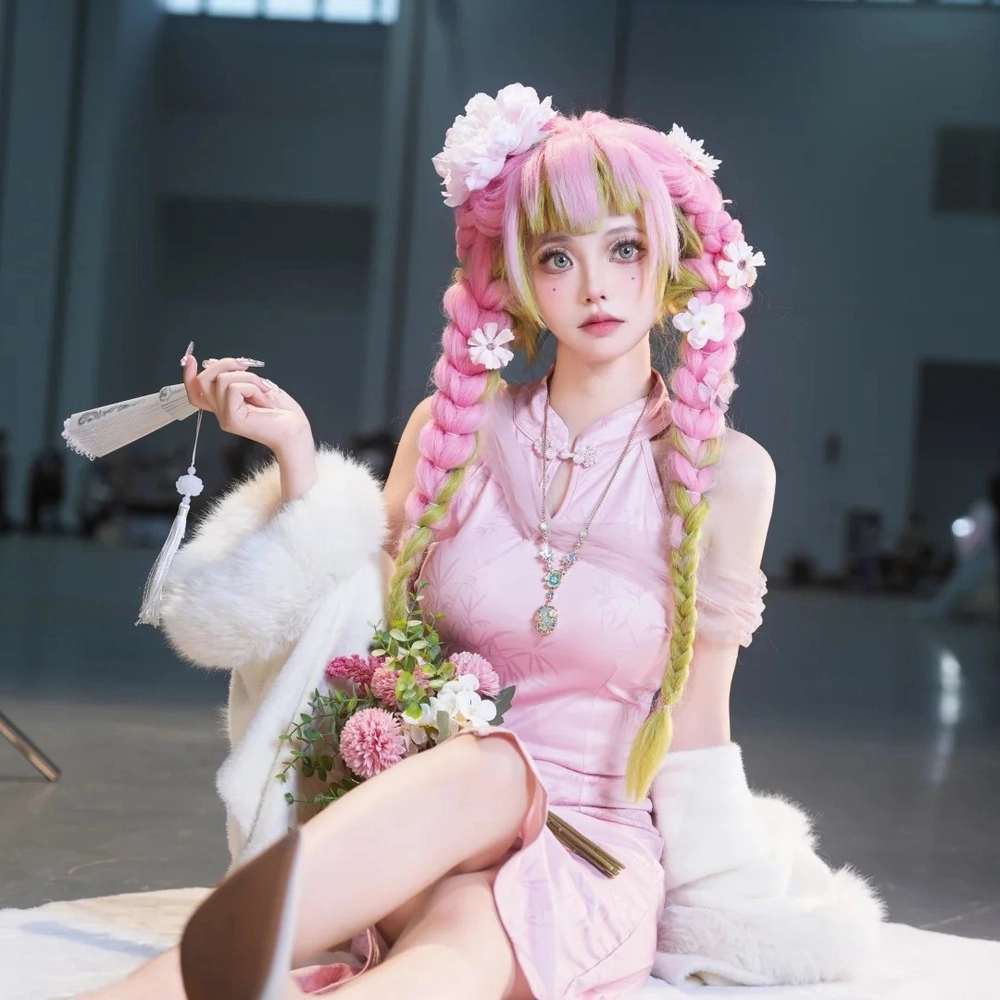 ảnh cosplay Mitsuri lộng lẫy 