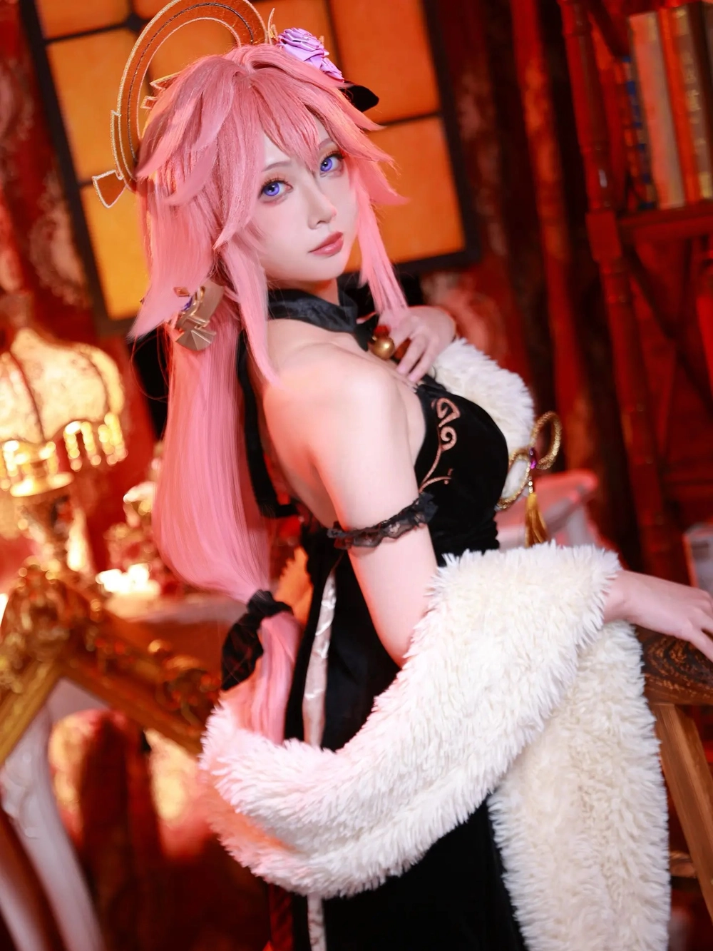 cosplay anime Yae Miko đẹp rực rỡ