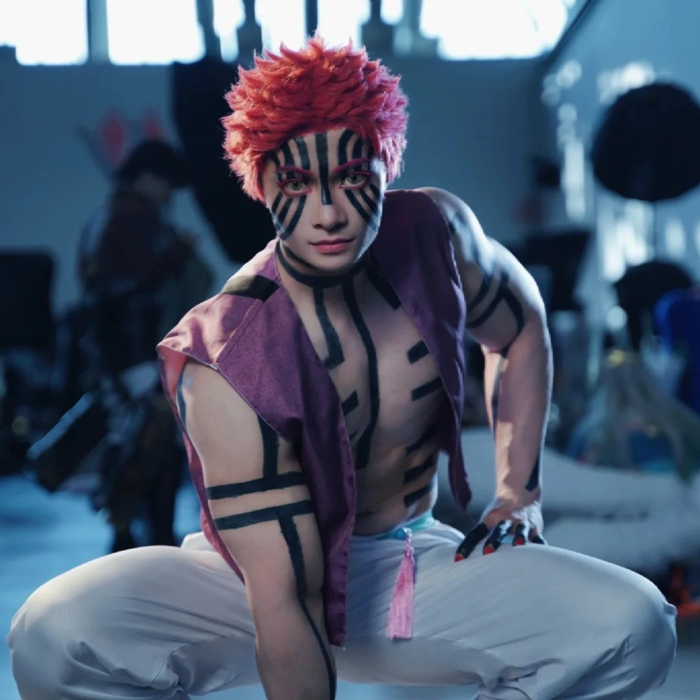 akaza demon slayer cosplay phong cách chiến đấu