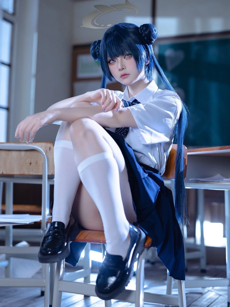cosplay học sinh anime
