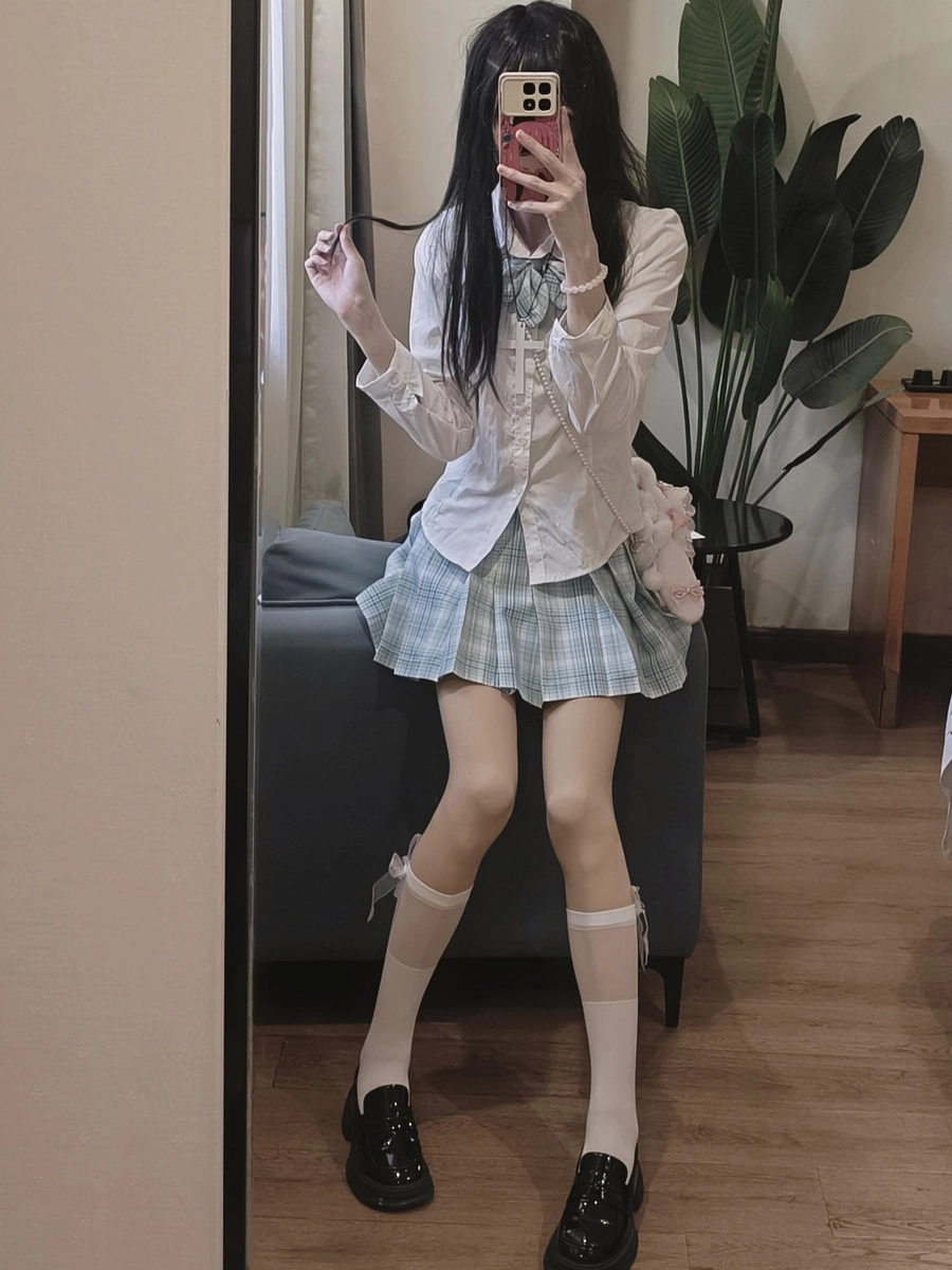 cosplay học sinh tóc dài xinh đẹp