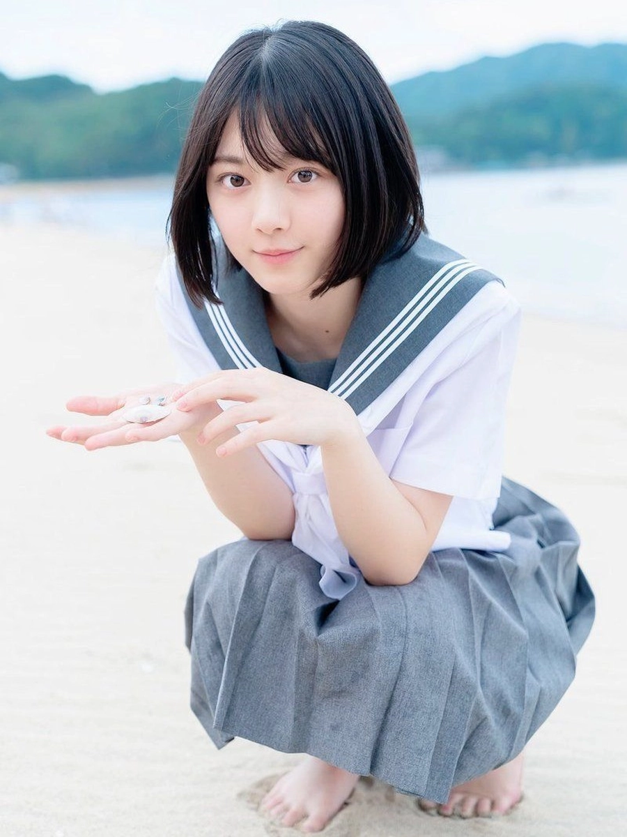 gái cosplay học sinh