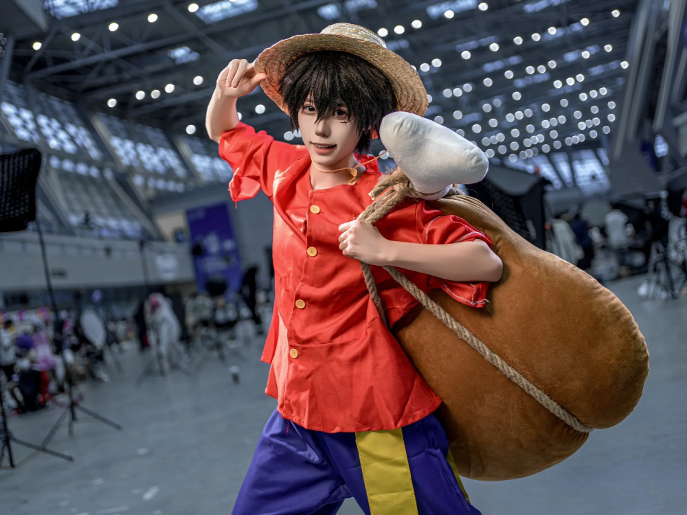 luffy trong cosplay one piece