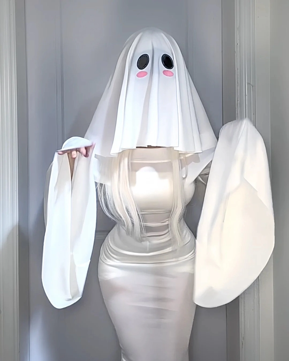 gái xinh hóa trang ma nữ