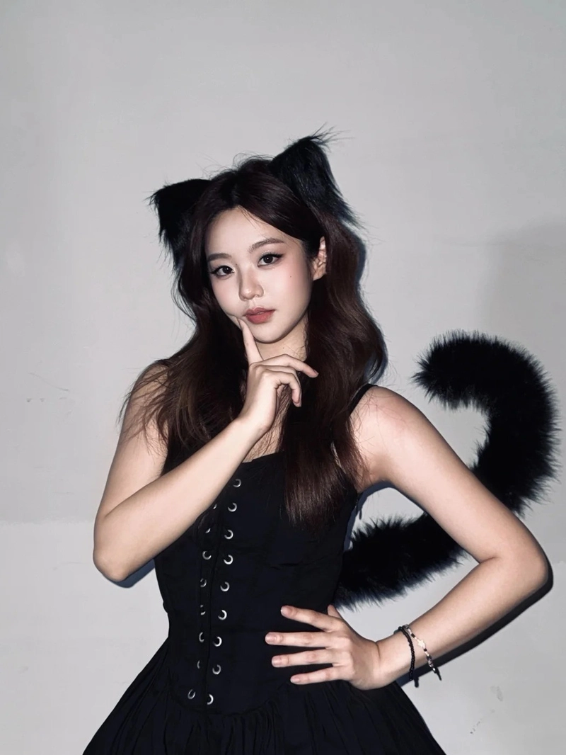 cosplay mèo có đuôi 1