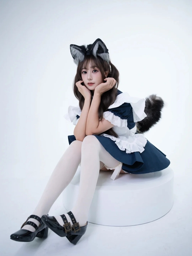 cosplay mèo có đuôi 7