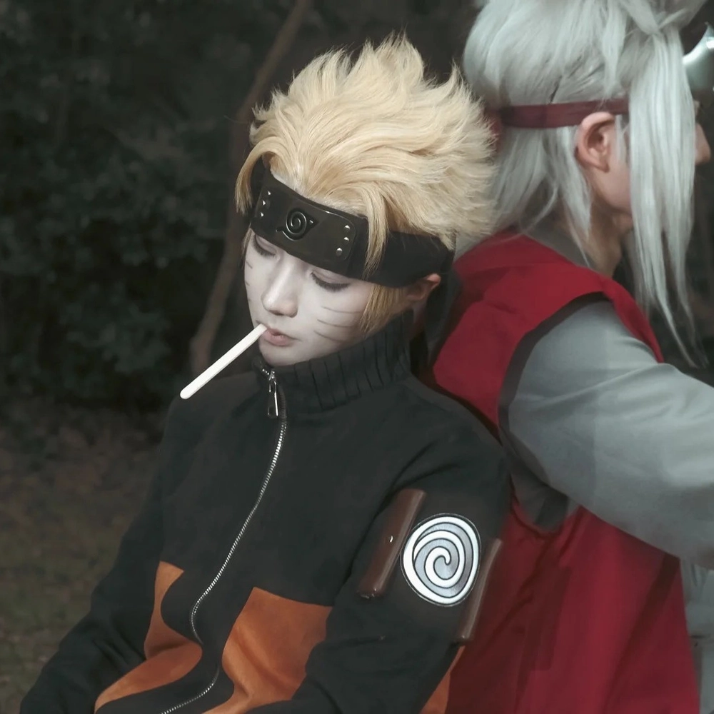 naruto cosplays với băng trán Làng Lá
