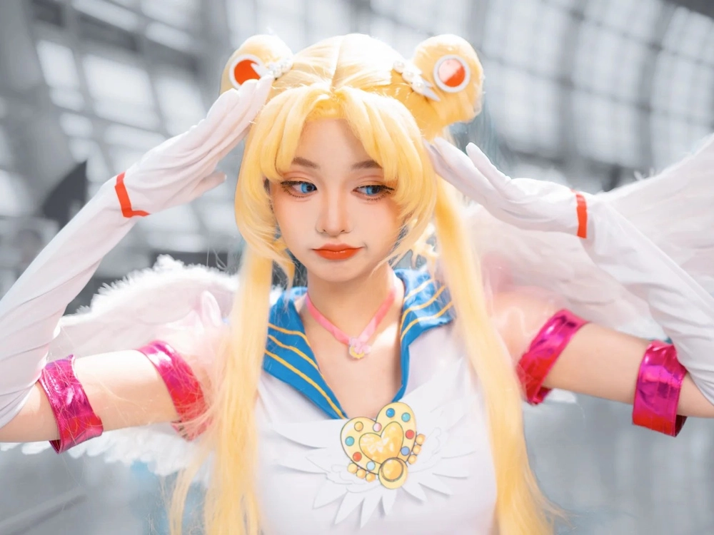 hình cosplay Sailor Moon phong cách cổ điển