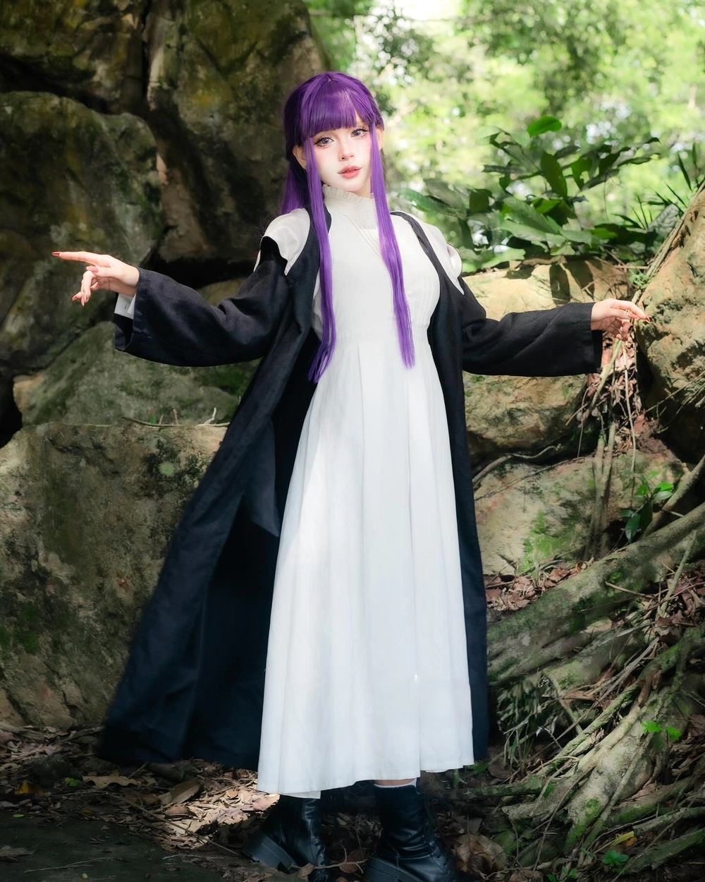 ảnh cosplay fern váy dài