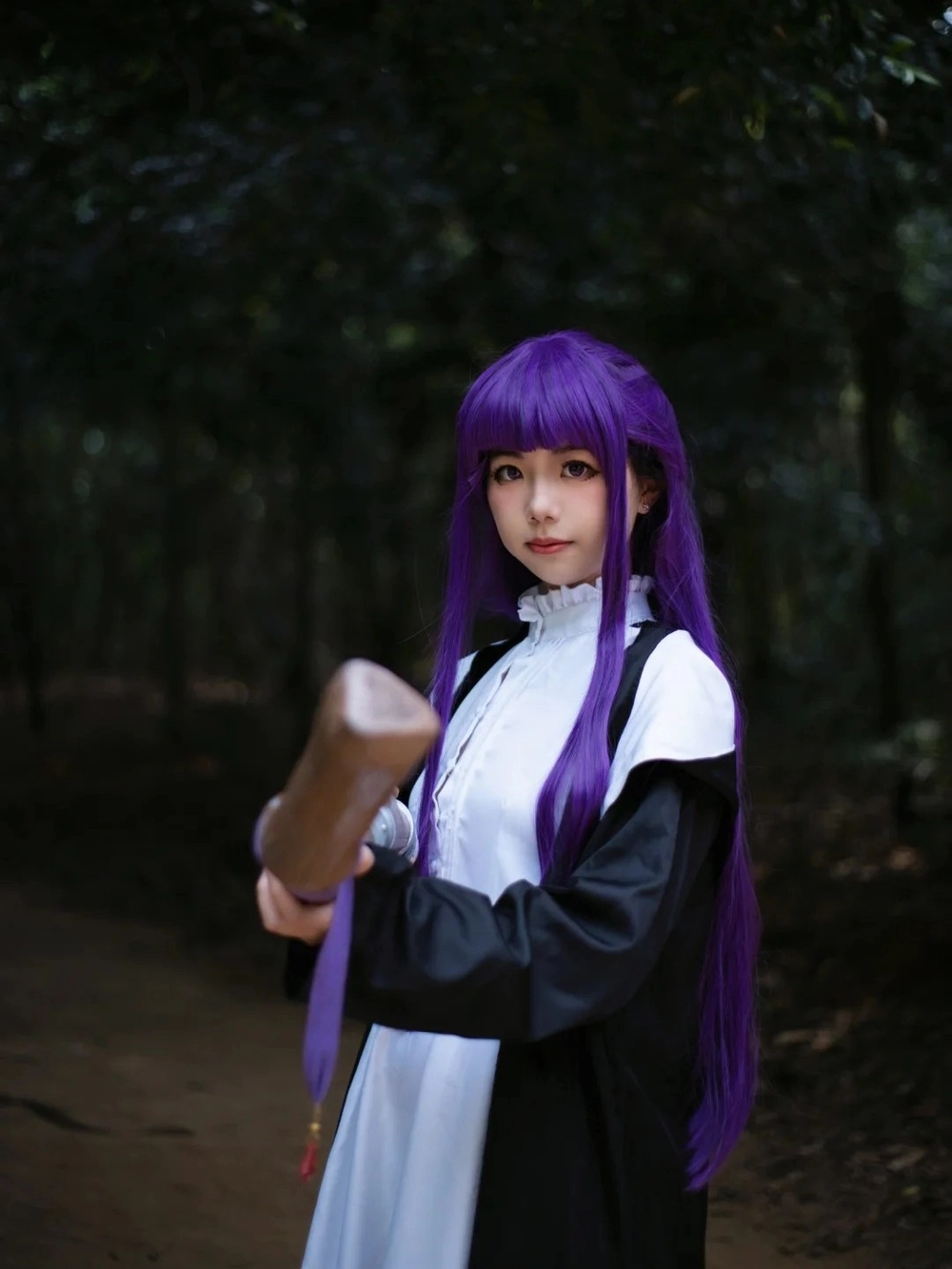 ảnh cosplay fern hóa trang nhân vật anime