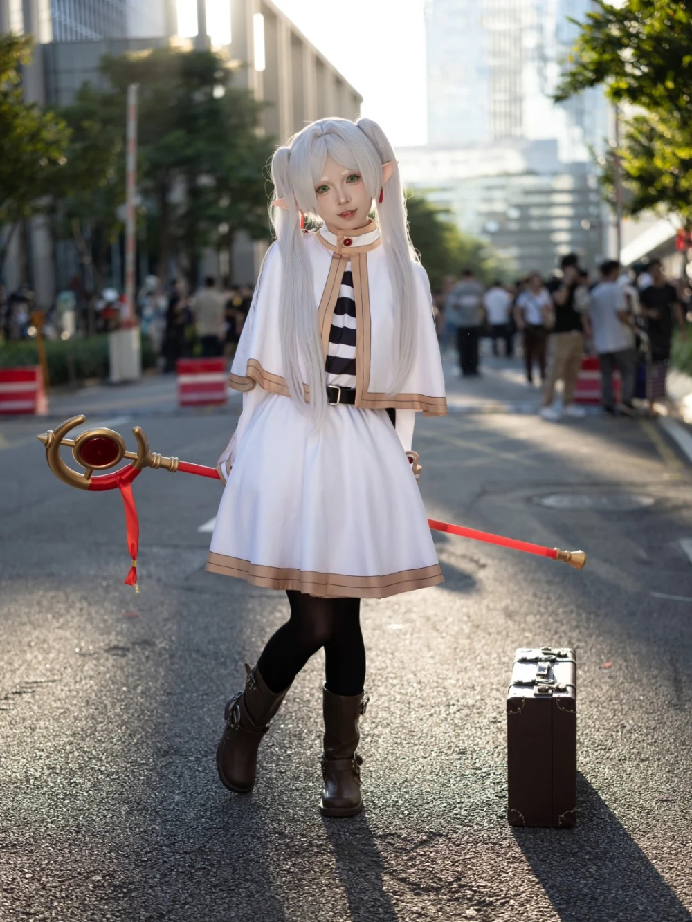 hình ảnh cosplay frieren từ sousou no frieren