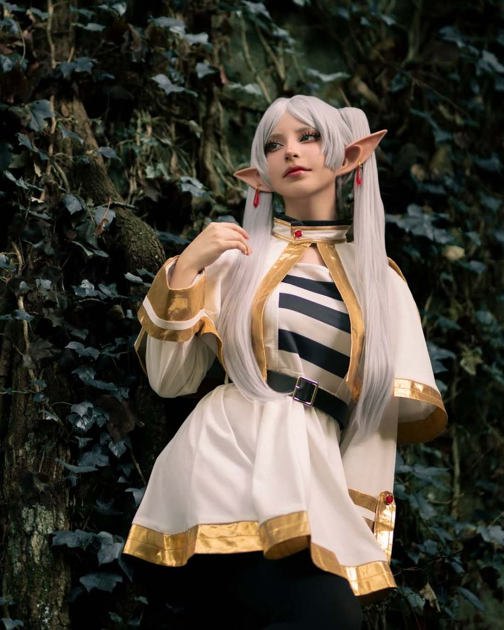 ảnh anime frieren cosplay tạo hình chuẩn 