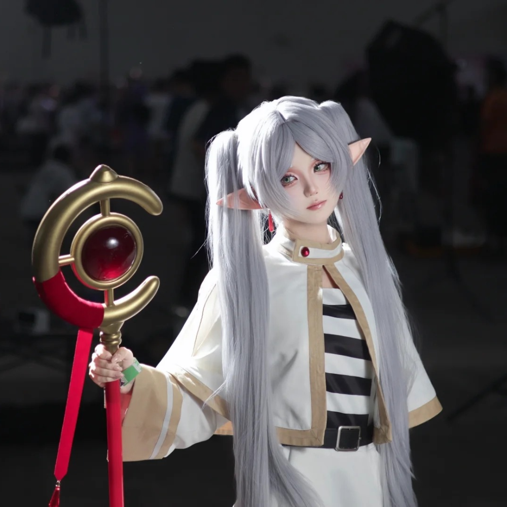 ảnh frieren cosplay ngoài đời 