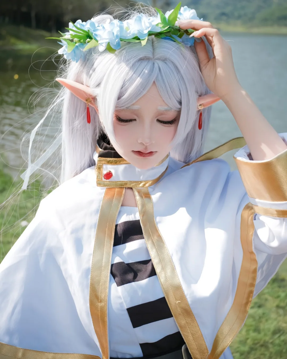 cosplay frieren tạo dáng đẹp 