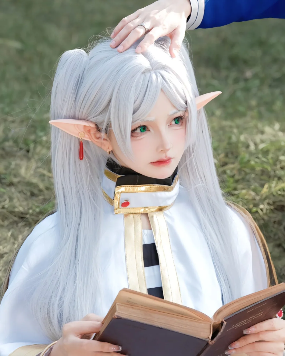 hình frieren cosplay độc lạ 