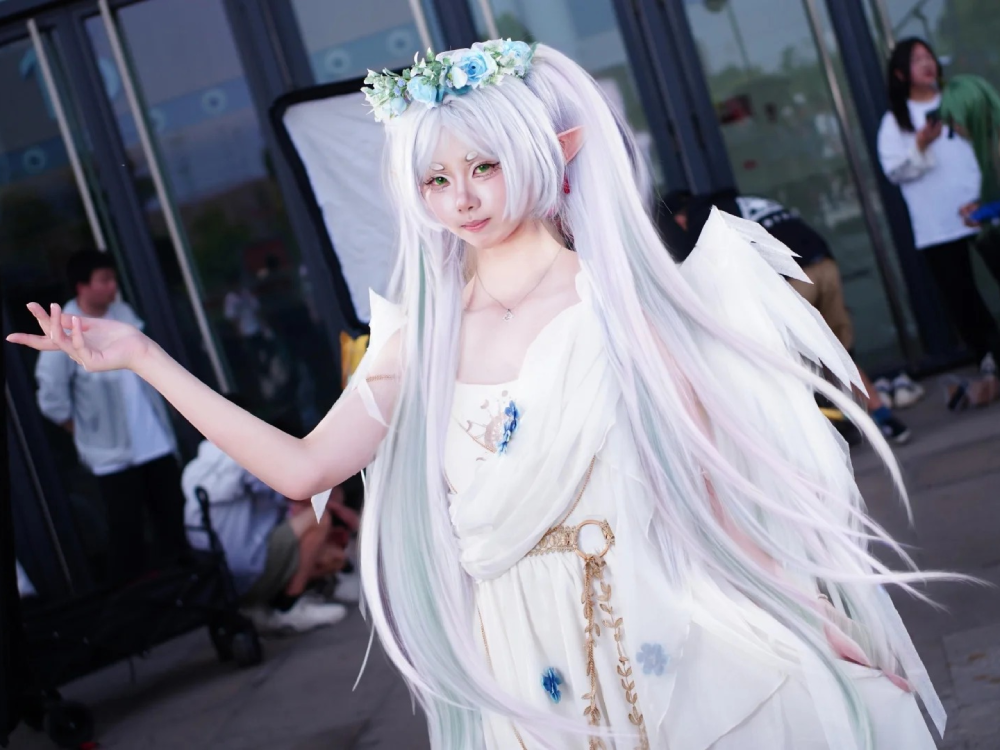 frieren cosplay từ anime sousou no frieren