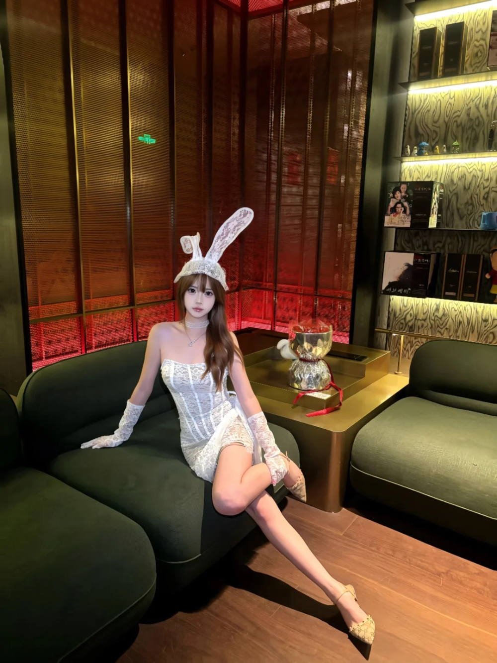 gái xinh cosplay thỏ