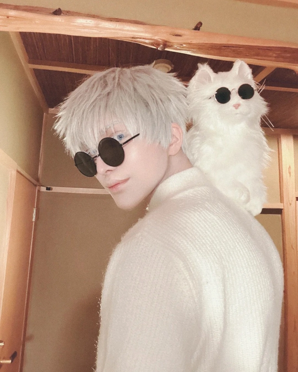 gojo satoru cosplay ấn tượng