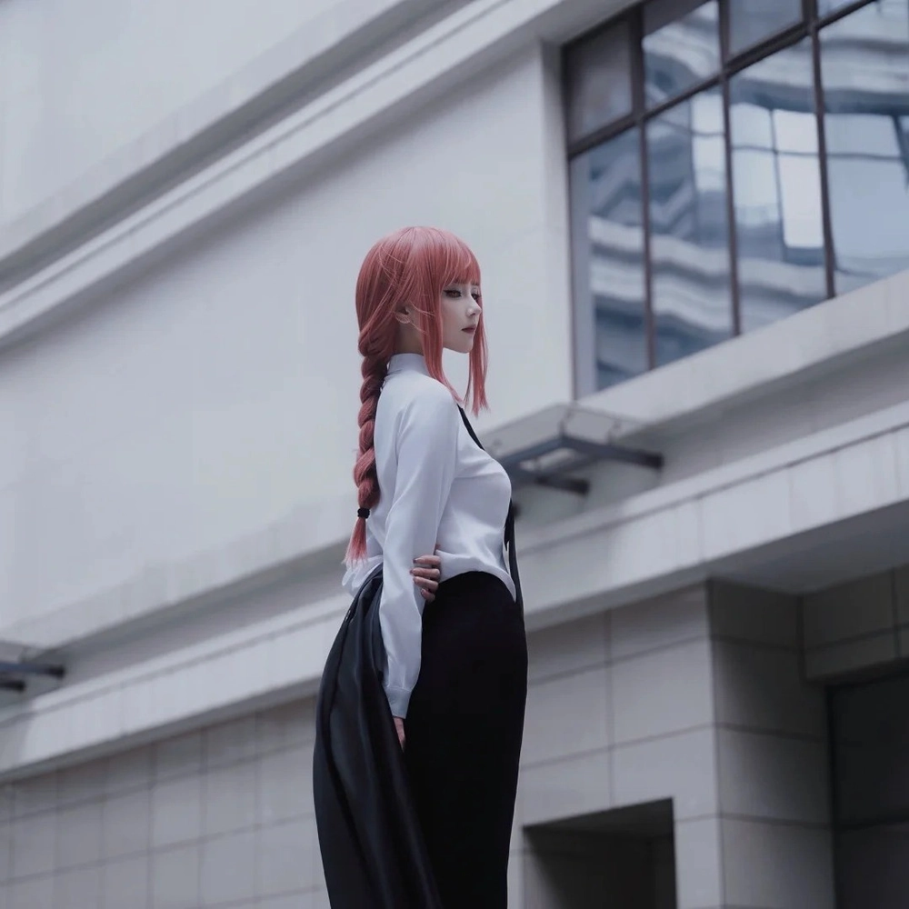 ảnh cosplay makima dễ thương và cuốn hút