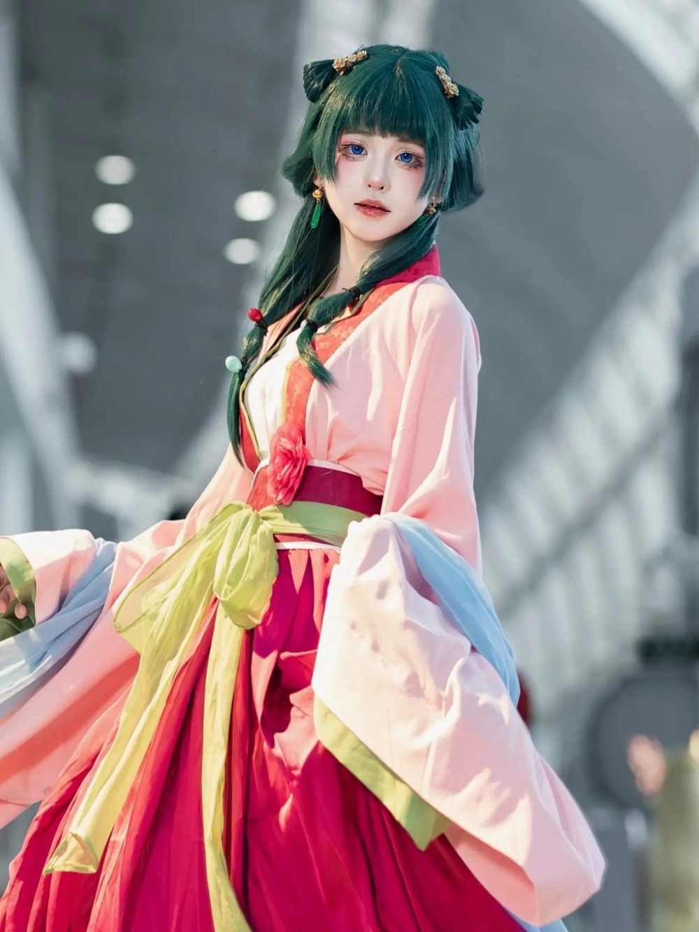 Maomao cosplay tạo dáng nghệ thuật