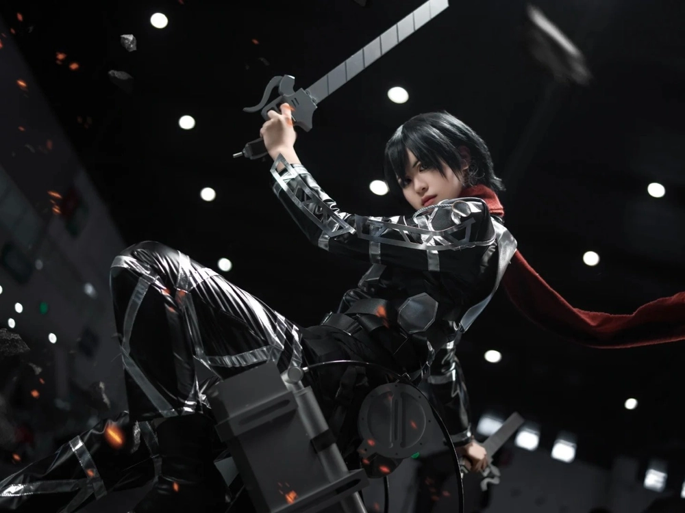 ảnh mikasa cosplay tấn công người khổng lồ