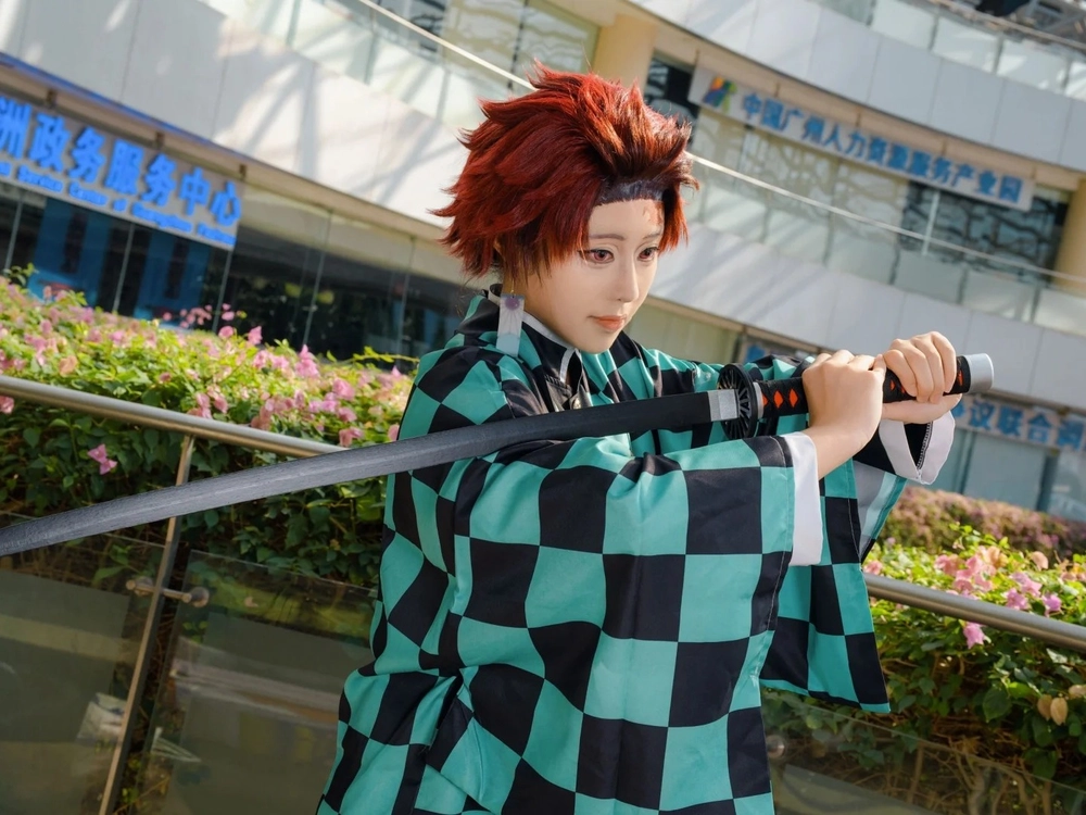 tanjiro cosplay phong cách chiến đấu 
