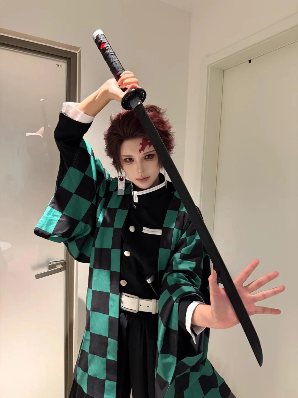 ảnh kimetsu no yaiba tanjiro cosplay ấn tượng 