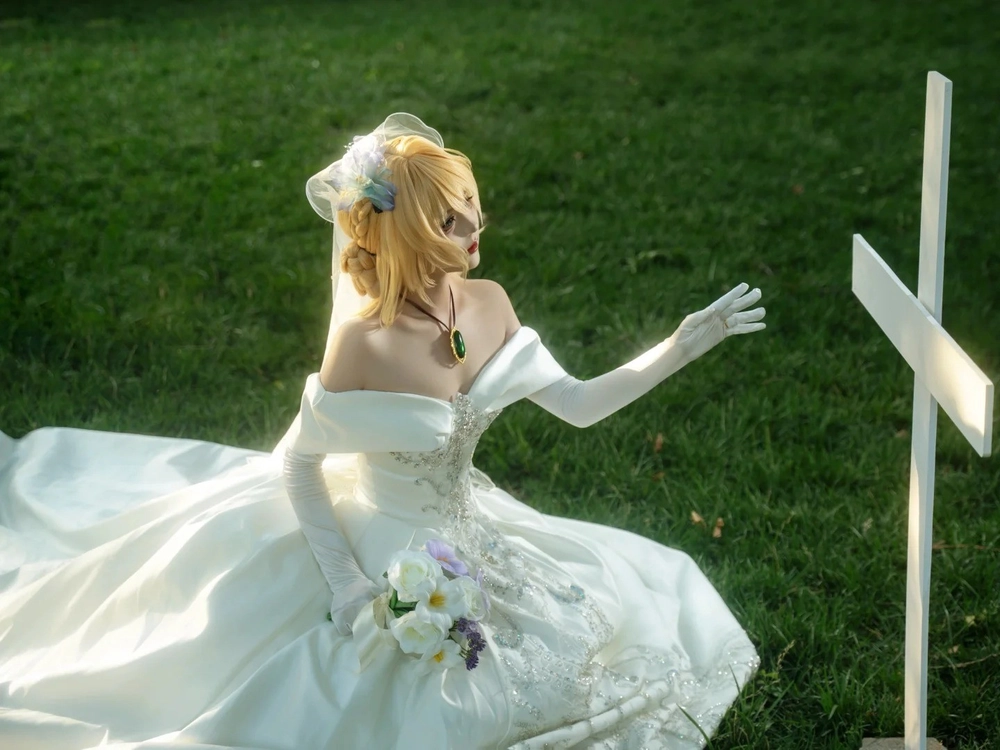 hình violet evergarden cosplay váy công chúa