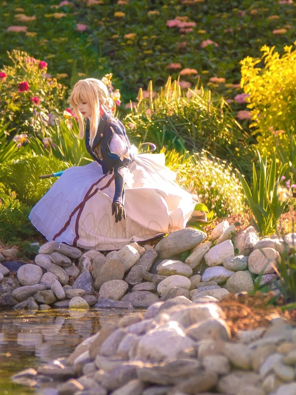 hình violet evergarden cosplay nền cổ tích