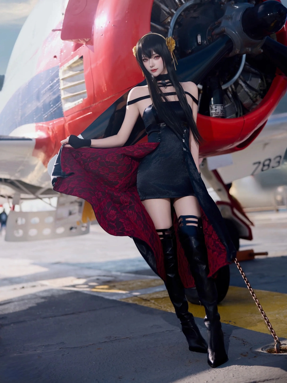 hình cosplay yor forger nóng bỏng