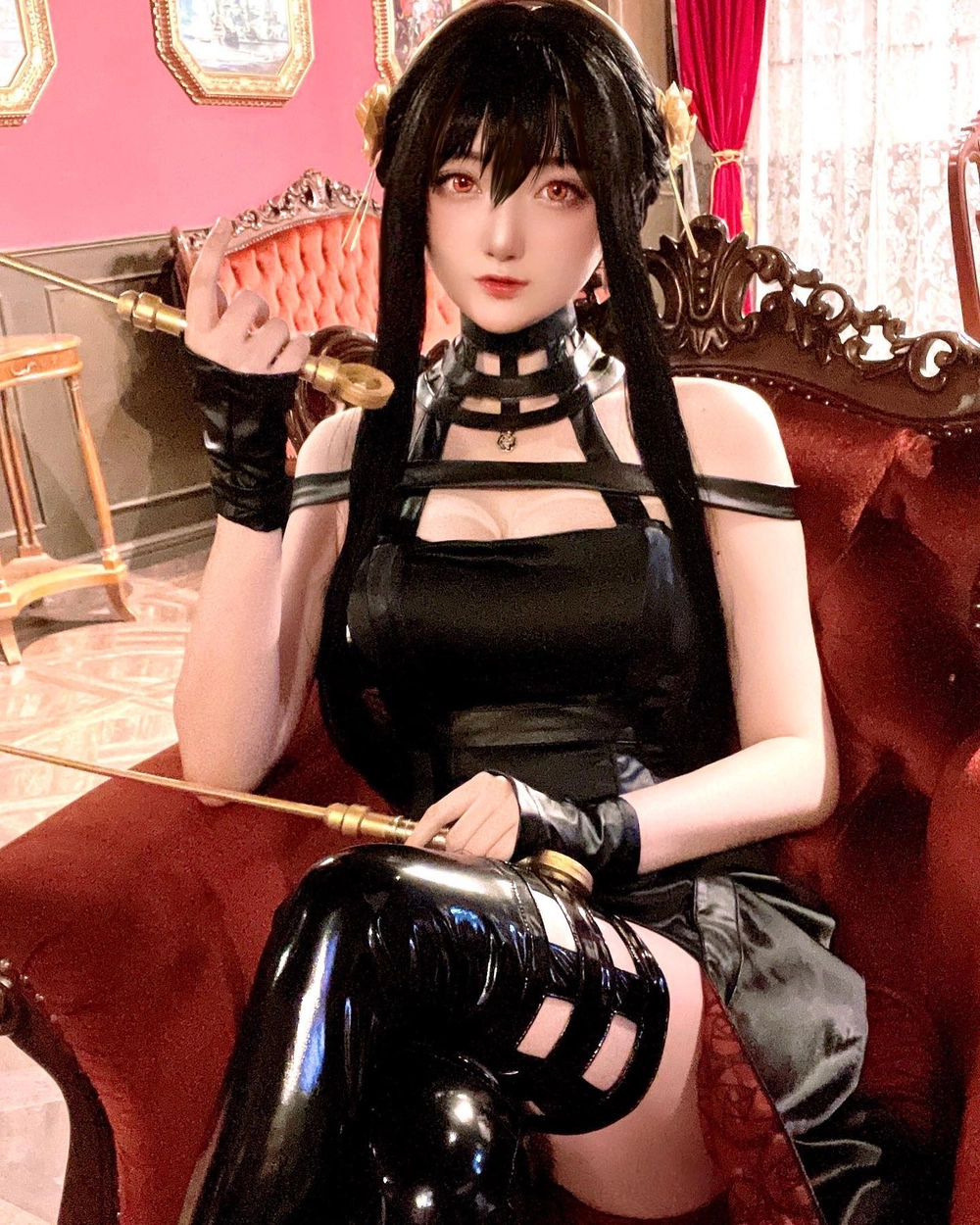 hình cosplay yor forger quyến rũ