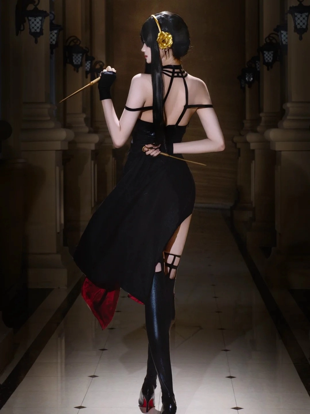 hình cosplay nhân vật yor forger spy family