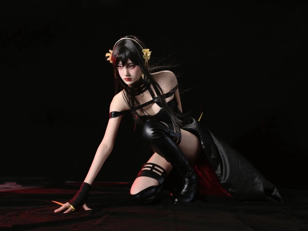 ảnh chụp yor forger cosplay