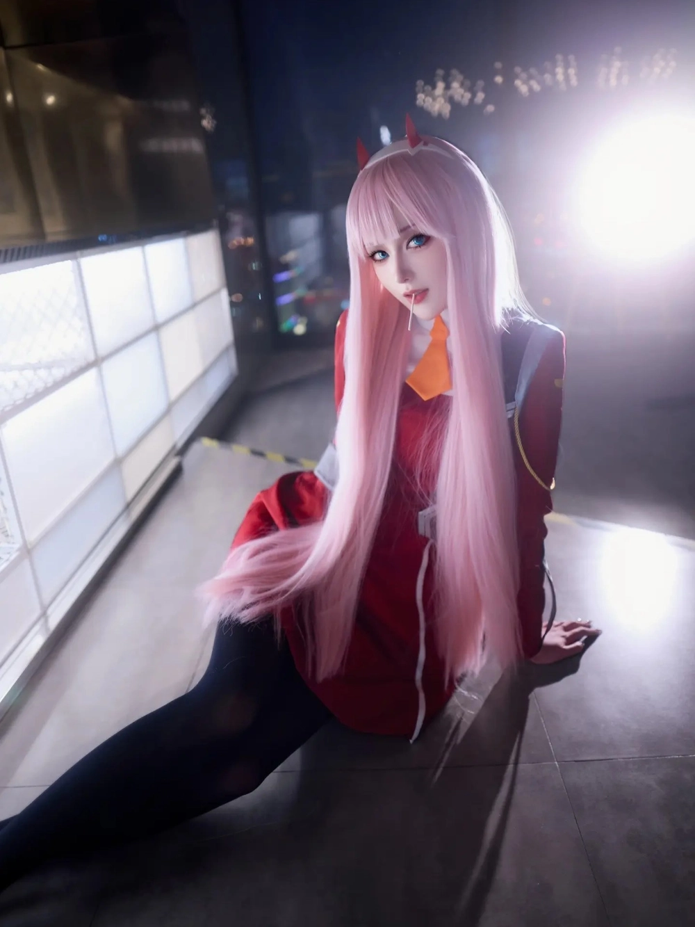 ảnh cosplay nhân vật anime zero two