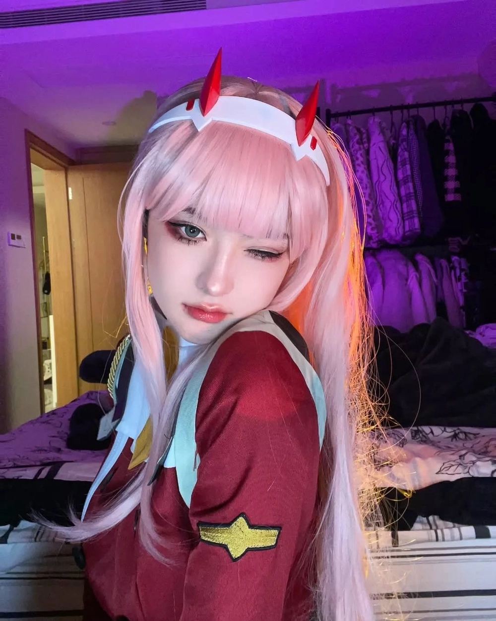 cosplay nhân vật zero two phiên bản tối giản