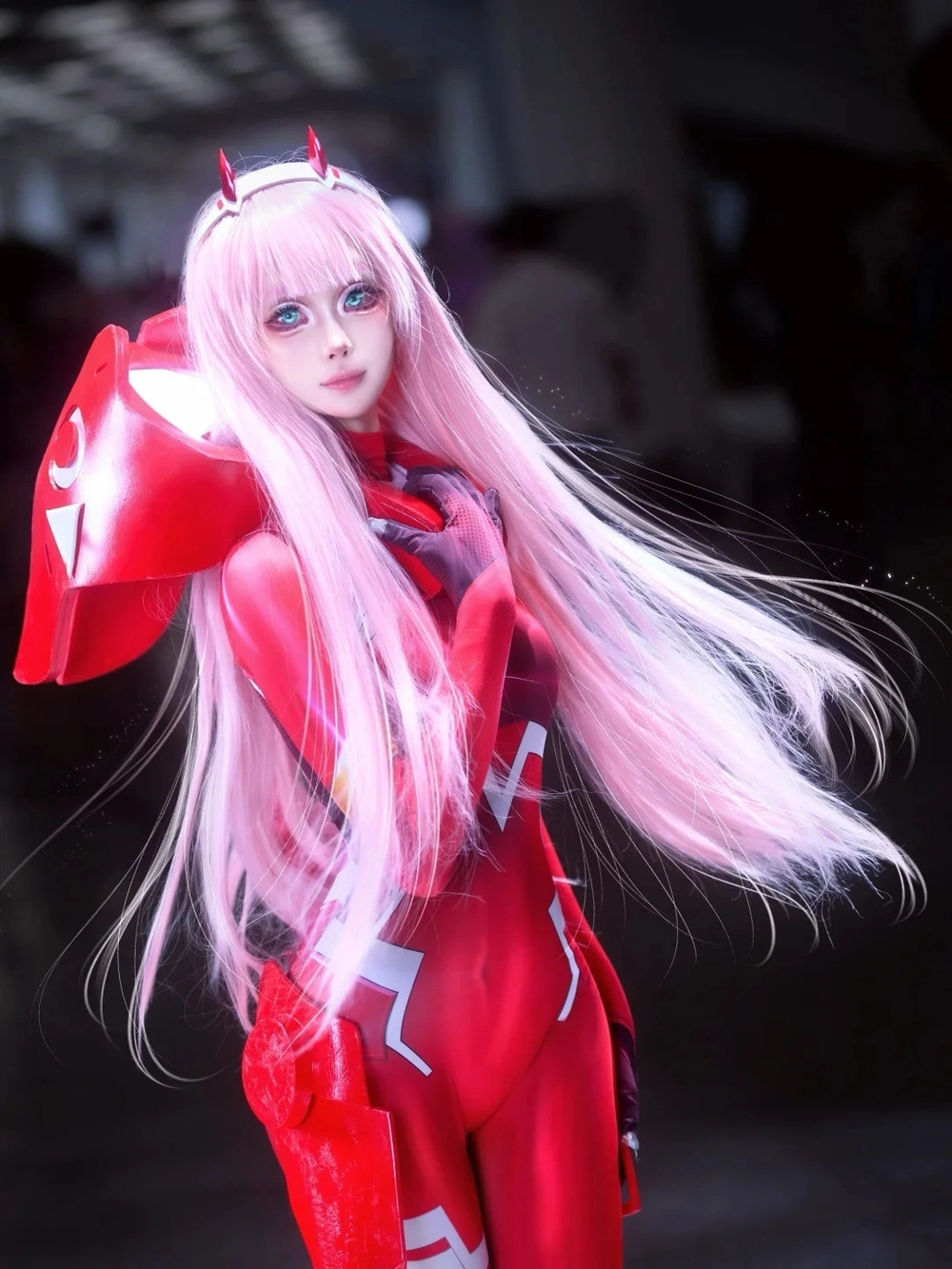 zero two cosplay girl tóc hồng