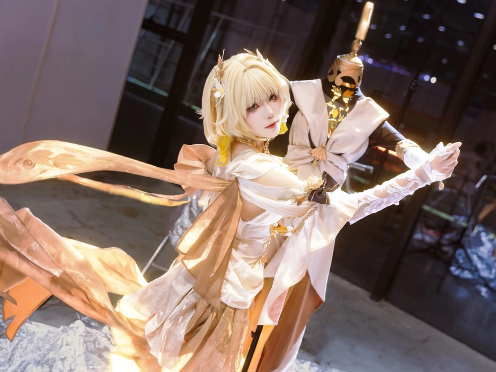 ảnh cosplay aglaea hsr 