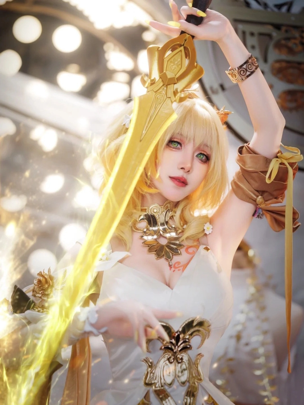 ảnh Aglaea trong Honkai cosplay