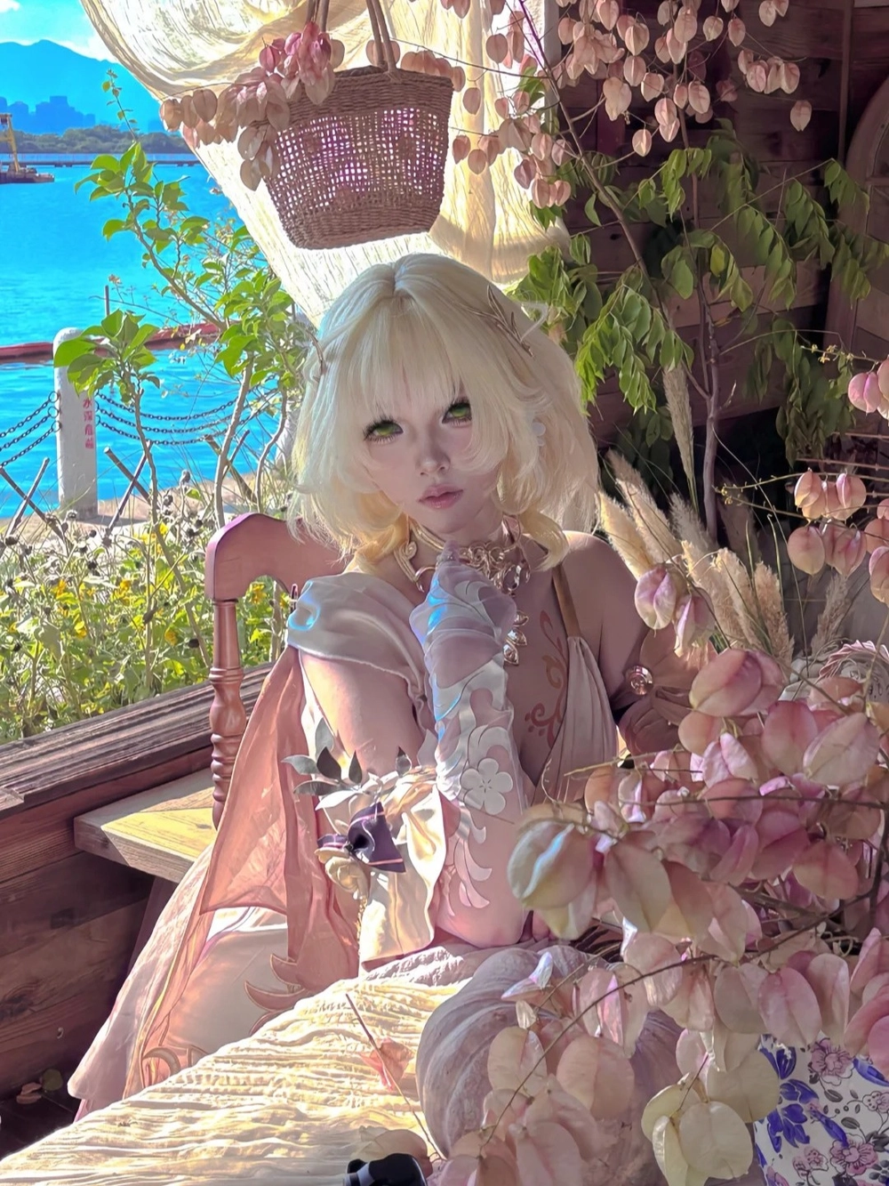 ảnh cosplay HSR Aglaea nghệ thuật