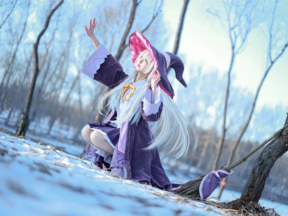 Elaina cosplay ấn tượng