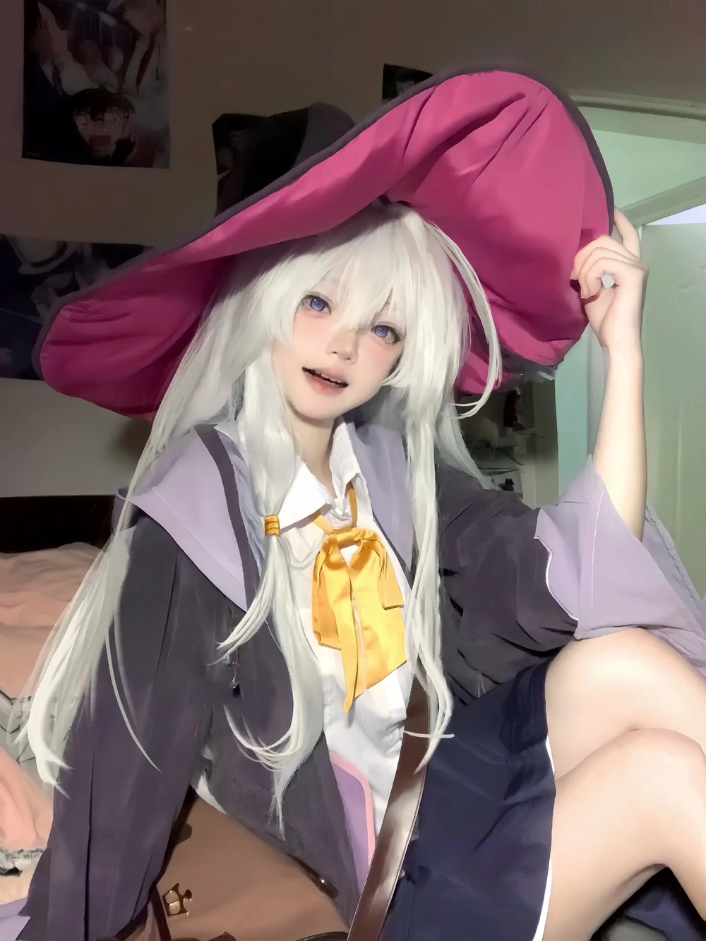 Cosplay nhân vật anime Elaina